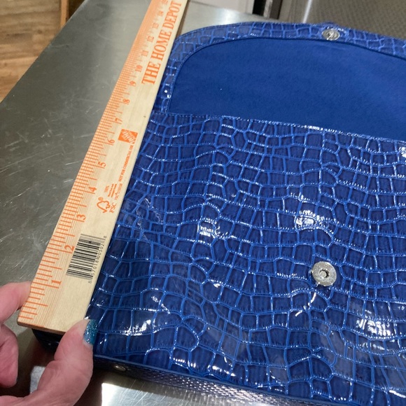 White House Black Market blue clutch - Picture 6 of 8